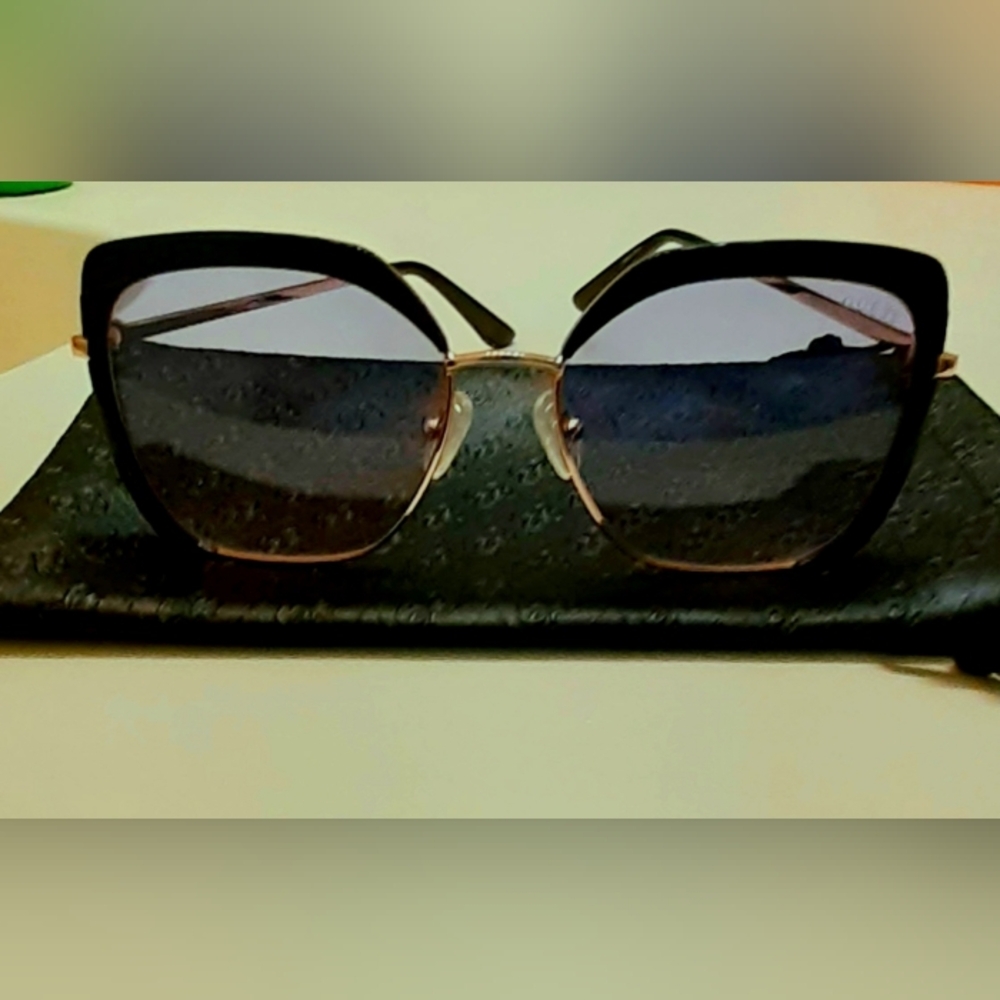 Guess Rose Gold Sunglass's, High Polish Metals,Butterfly Square, Ombre Blue